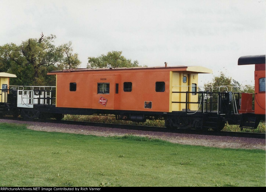 Milw Caboose #992298